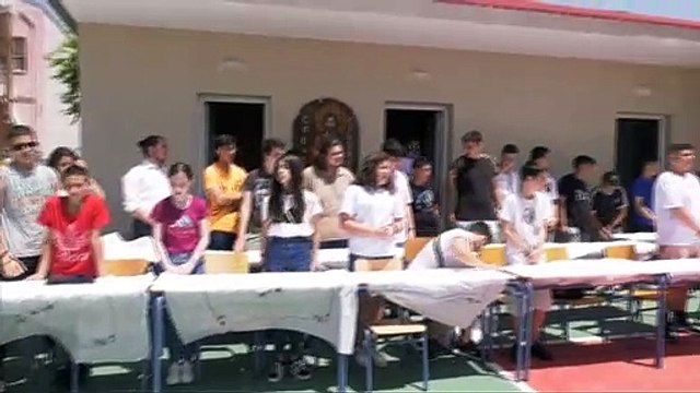 Ο Μητροπολίτης Φθιώτιδας Συμεών βράβευσε τους αριστούχους μαθητές του Εκλησσιαστικού Σχολείου Λαμίας