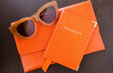 Wearing sunglasses makes people ogle !