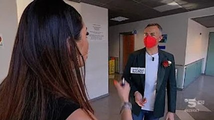 La storica dama lascia lo studio furiosa. Il suo ex: "Esagerato arrabbiarsi così" A catturare l'atte