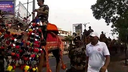 बीएसएफ के ऊंटे दस्ते ने निकाला मार्च