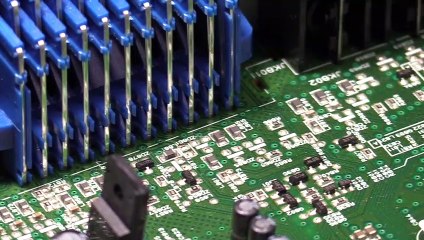 Milano, Andrea Cacciola è il mago delle riparazioni: "Aggiusto tutto"