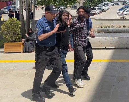 Minibüs çaldıkları iddiasıyla gözaltına alınan 3 zanlı serbest bırakıldı