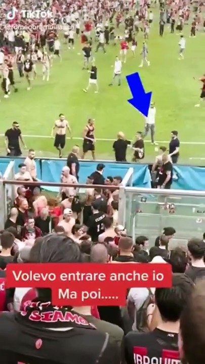 Tifosi del Milan, pugni e schiaffi