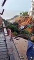Il filme le résultat d'un glissement de terrain géant en Afrique du Sud