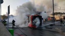 Autobus in fiamme