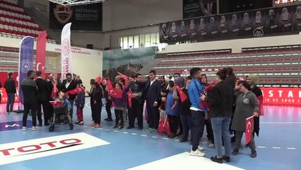 KASTAMONU - Özel eğitim öğrencilerine spor malzemesi dağıtıldı