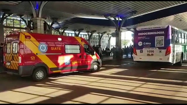 Mulher é agredida em confusão dentro de ônibus do transporte coletivo de Cascavel