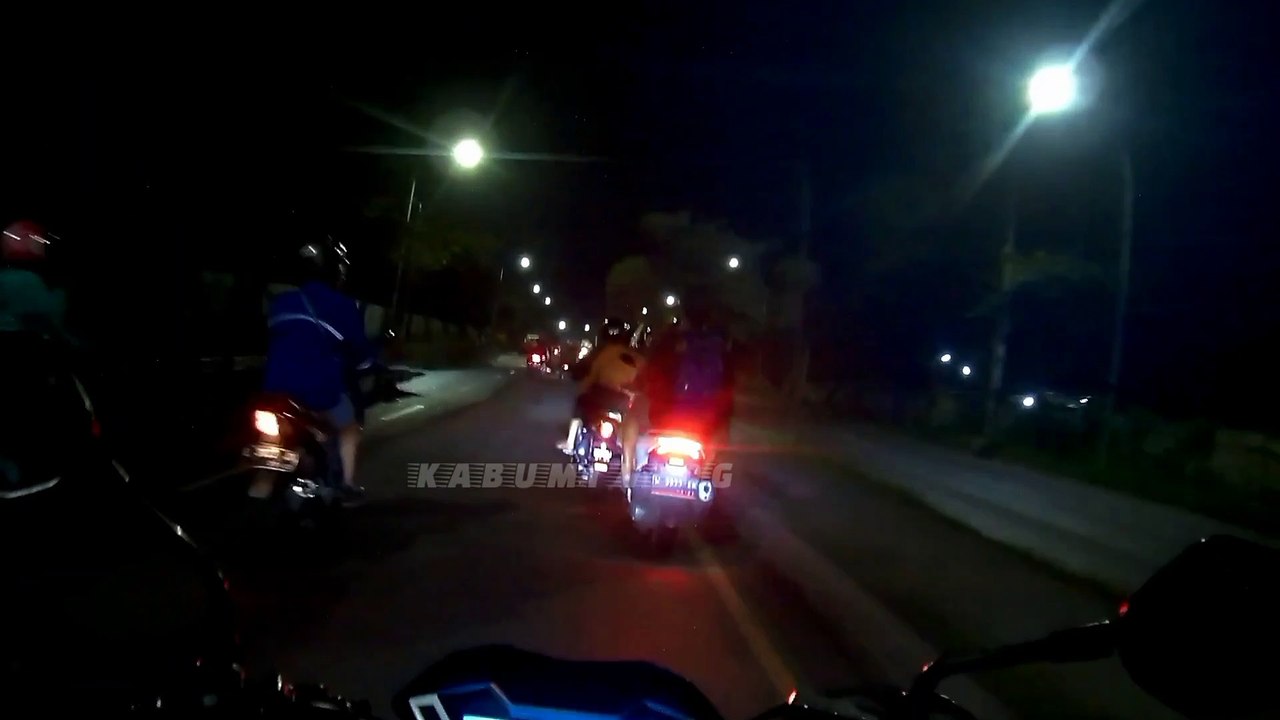Motovlog ribut di jalan