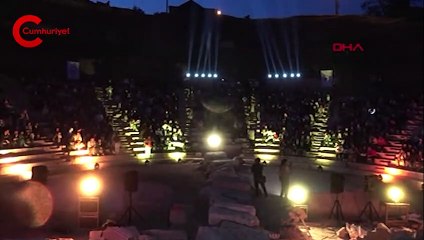 Antik kent tiyatrosu 2 bin yıl sonra seyircileri ile buluştu