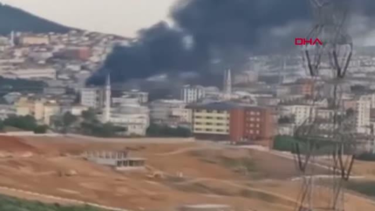 SULTANBEYLİ�DE MOBİLYA FABRİKASINDA YANGIN 1 Dailymotion Video