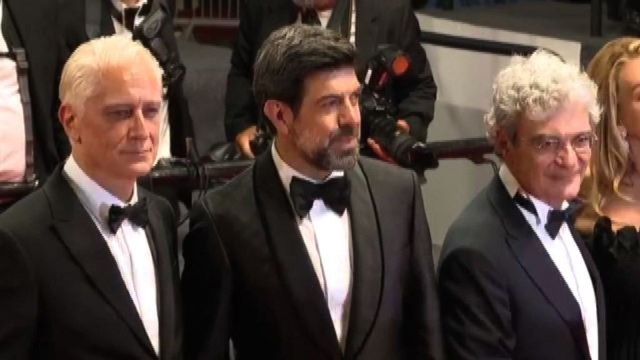 Cannes, elegante red carpet per Nostalgia di Martone con Favino