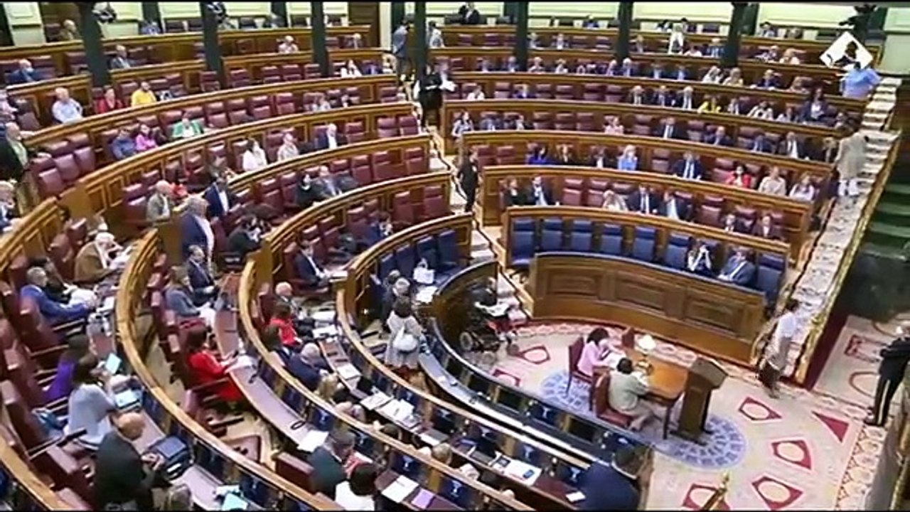Batet abronca a los diputados: "Señorías, ¿pero dónde creen que están? Están en el Congreso de los Diputados, respeten la institución"
