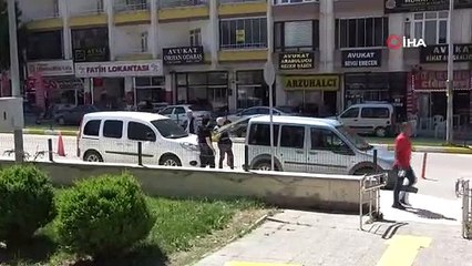 Hırsızlar girdikleri evden musluk bataryasını bile çaldı