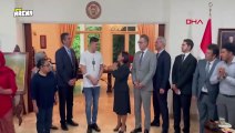 Mesut Özil, Türkiye Cumhuriyeti Cakarta Büyükelçiliği'ni ziyaret etti