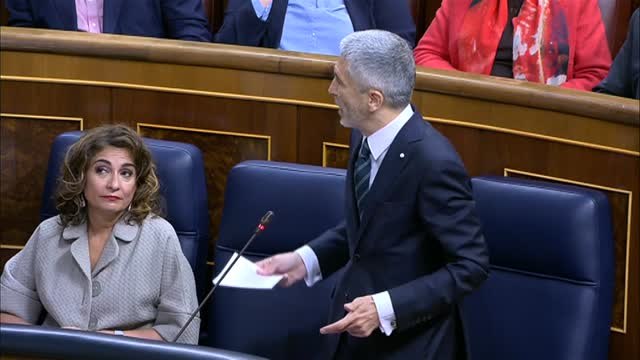 Marlaska insiste en que solo se interceptan comunicaciones bajo el amparo del poder judicial