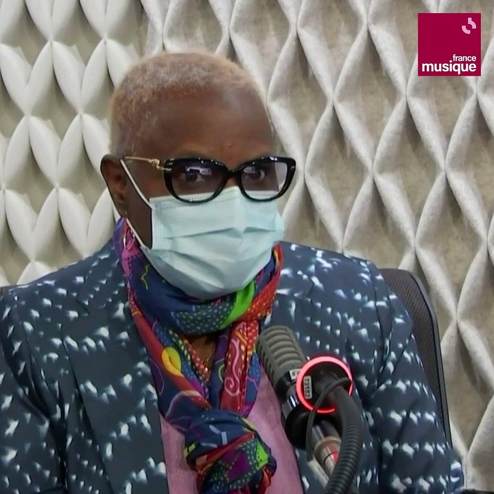 “Lily” de Pierre Perret, une chanson pleine de signification pour Angélique Kidjo