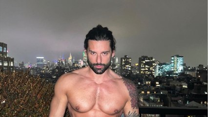 VOICI : "Pas comme un petit jeune" : Hugo Manos se livre sur sa différence d'âge avec Laurent Ruquier