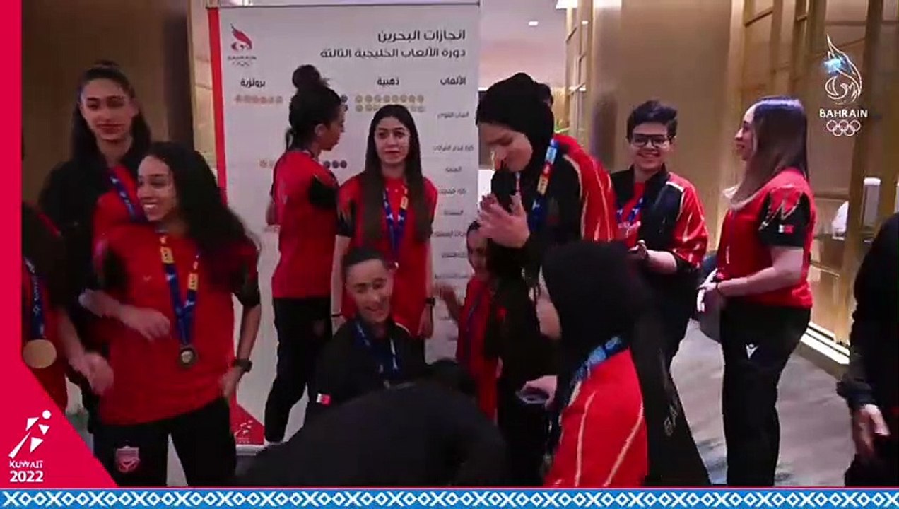 إهداء منتخب السيدات لسمو الشيخ ناصر بن حمد آل خليفة وسمو الشيخ خالد بن حمد آل خليفة