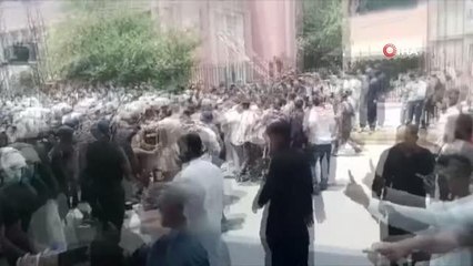 Pakistan sokakları karıştı