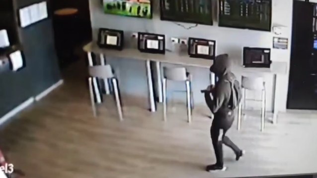 Usmate Velate (MB) - Rapina tre volte in un mese lo stesso centro scommesse: arrestato 25enne (25.05.22)