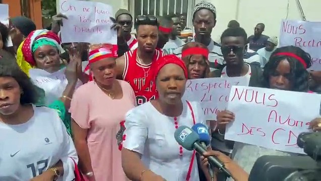 Sit-in à la Mairie de Ouakam / Pour licenciement abusif: Plus de 100 agents licenciés dénoncent l’abus d’autorité du maire, Abdou Aziz Guèye