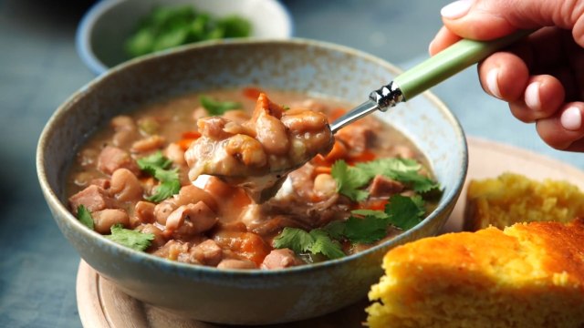 How to Make Slow Cooker Pinto Beans