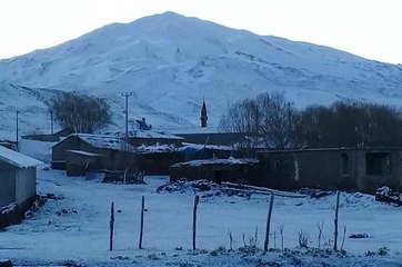 ADİLCEVAZ'DA MAYIS SONU KAR YAĞIŞI