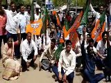 Protest: भ्रष्टाचार के खिलाफ भाजपा का फूटा आक्रोश, नगर परिषद के बाहर किया विरोध प्रदर्शन-video