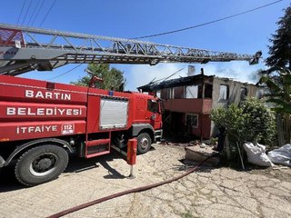 YANAN EVİ VE HAYVANLARI İÇİN GÖZYAŞI DÖKTÜ