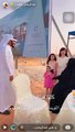 عبدالرحمن المطيري يهدي والدته سيارة فاخرة وقطعة أرض بعد تزويجه والده