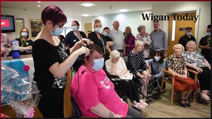 Support worker 'braves the shave' for Cancer Research UK