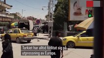 İsveç heyeti Türkiye’deyken teröristbaşı ile röportaj yaptılar! Arkasındaki paçavrayla mesaj verdi