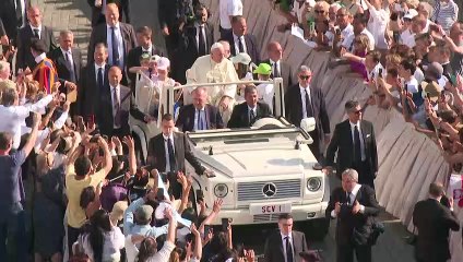 Tuerie au Texas : le pape François, "le coeur brisé", condamne le commerce "incontrôlé" des armes