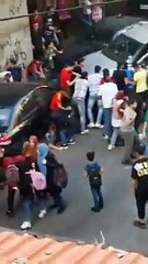 لبنان ... مشاجرة بالأيدي والأسلحة البيضاء أمام مدرس تنتهي بدهس الطلاب