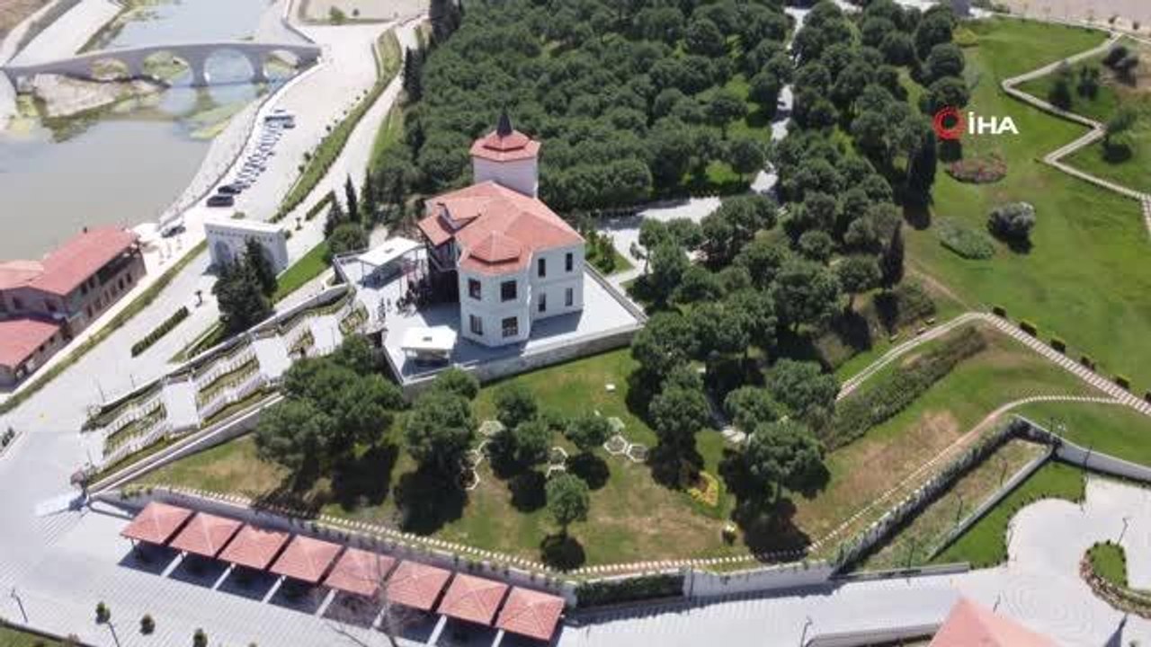 Merhum Başbakan Menderes gazetecilerle anıldı