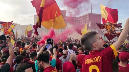 Conference League, Roma-Feyenoord, 50mila tifosi invadono lo Stadio Olimpico tra cori e scaramanzie