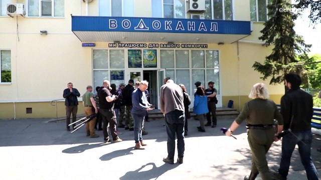 Neue Strategien im Ukraine-Krieg: Russland erhöht Wehrsold und verteilt russische Pässe