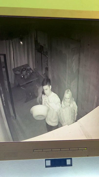 من الصدمة   | From shock, he took the wrong girl 