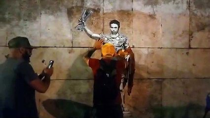 Conference League, Mourinho come Cesare: il nuovo murale di Harry Greb per festeggiare la vittoria