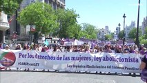 España | Multitudinaria marcha feminista contra la prostitución