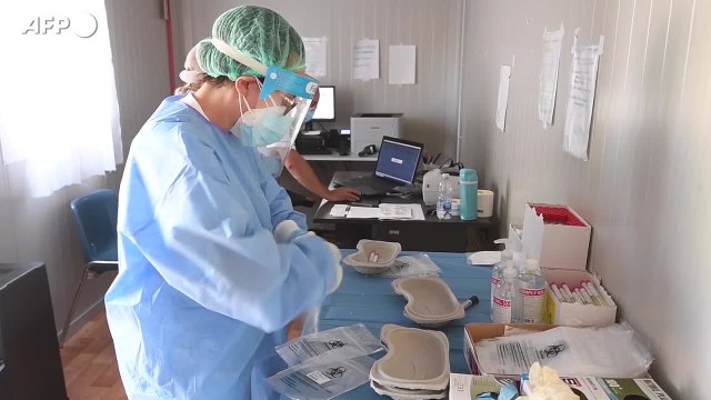 Calo contagi ma reinfezioni Covid al 6,5%