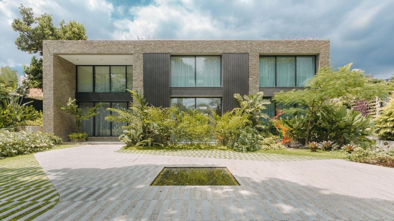 House in a Jungle, Caracas, Venezuela by Oppenheim Architecture