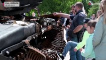 ویدئوی تانک‌ها و تجهیزات نظامی تخریب شده ارتش روسیه در کی‌یف