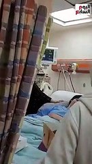 عاملو مجمع الإسماعيلية الطبي يحتفلون بعيد ميلاد طالبة أصيبت بحادث قطار