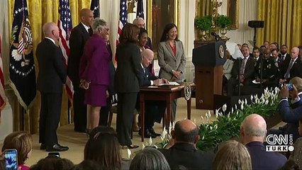 Biden, polis reformu kararnamesini imzaladı