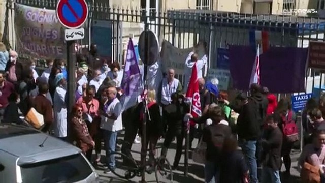 В Париже протестуют медицинские работники