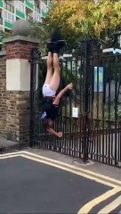 Un policier anglais se retrouve dans une position délicate après une course poursuite