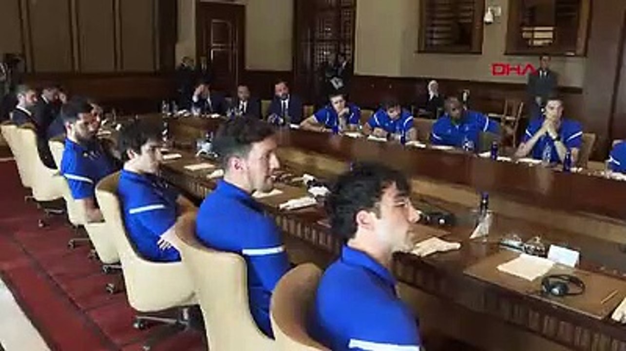 Külliye'de ilginç anlar! Erdoğan'ın şaşkınlığı yüzüne yansıdı