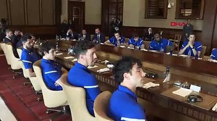 Külliye'de ilginç anlar! Erdoğan'ın şaşkınlığı yüzüne yansıdı