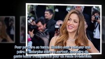 Le retour de Shakira à Cannes, très sexy dans une robe noire moulante fendue jusqu'à la hanche